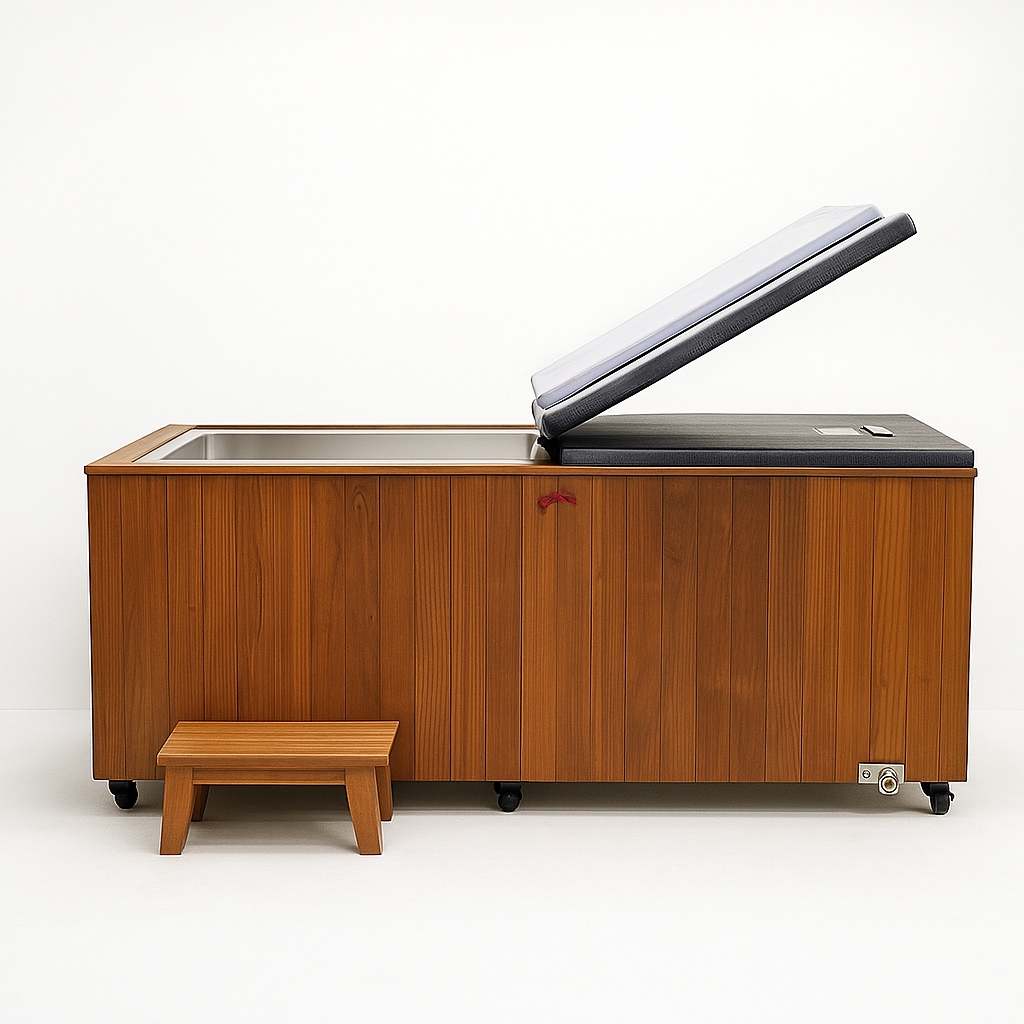 Aurora Nordic Cedar Plunge